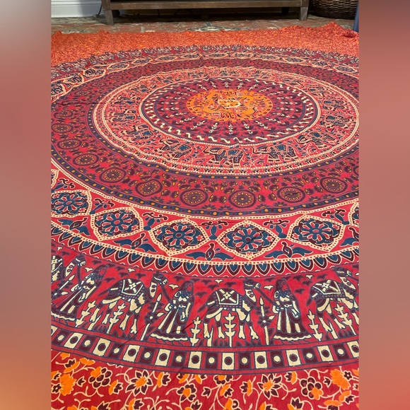 Urban Outfitters Tapestry - Picture 7 of 8